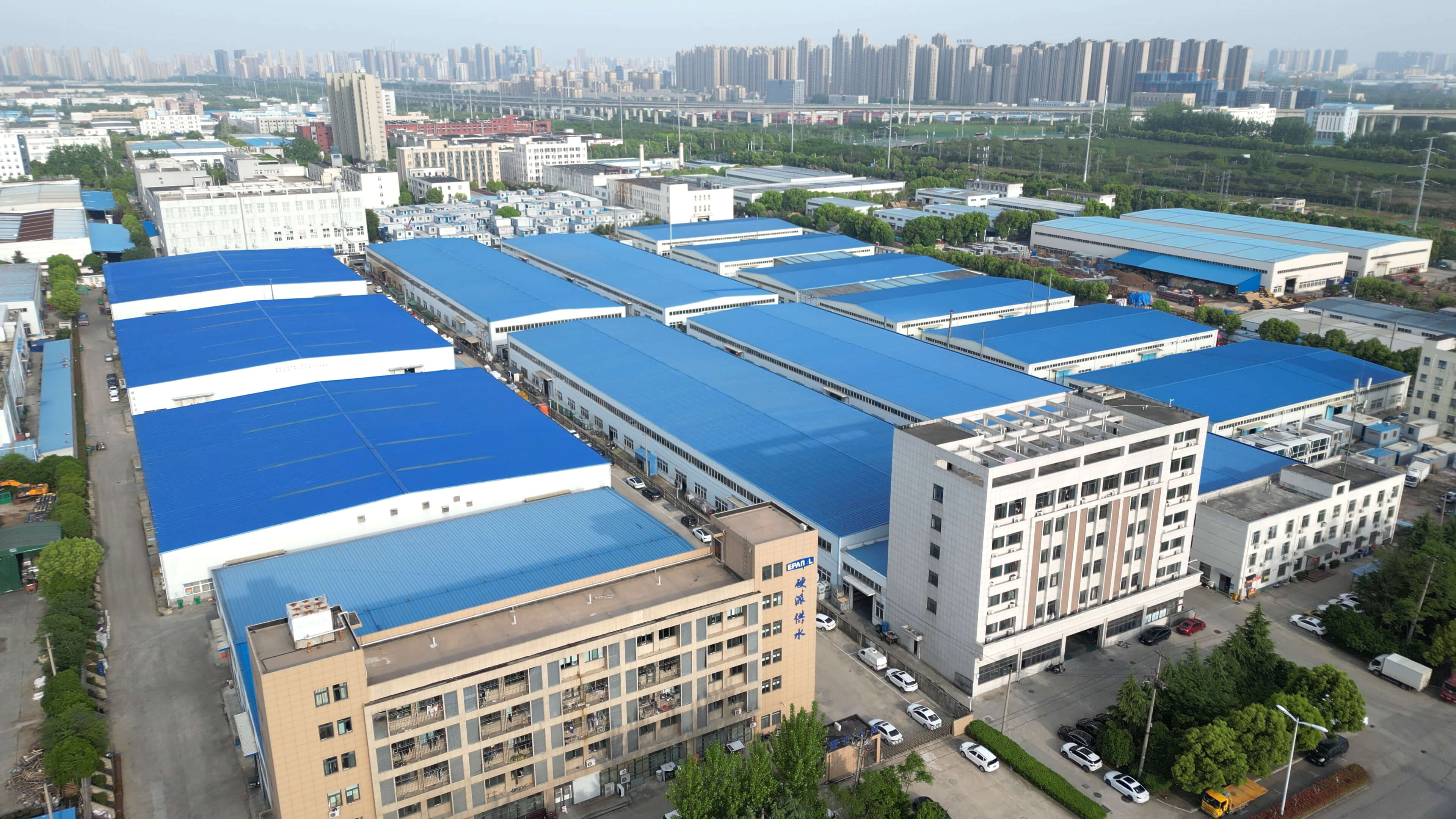 Завод компании（ретушь изображений）несколько.jpg