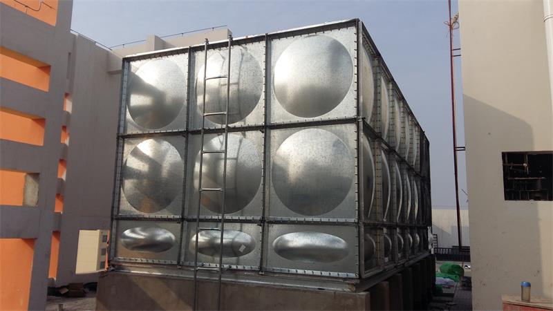 Дом Фуян ФухэBDFрадиатор (автомобиль)016.jpg